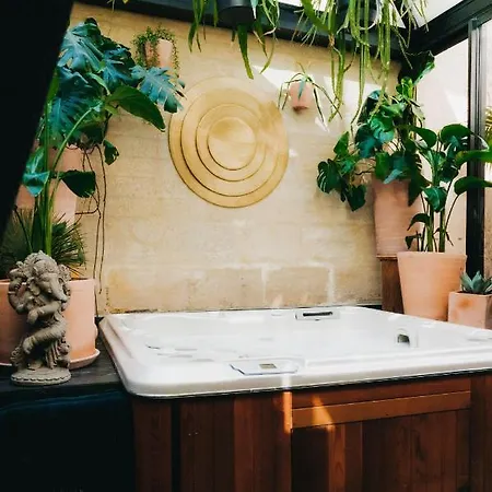 La Belle Endormie French Bed and Breakfast