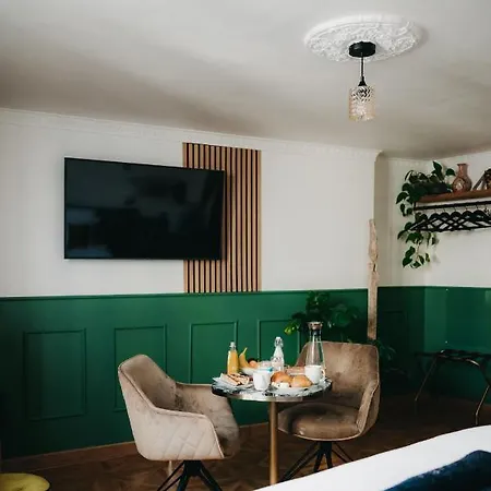 La Belle Endormie French 4* Bordeaux