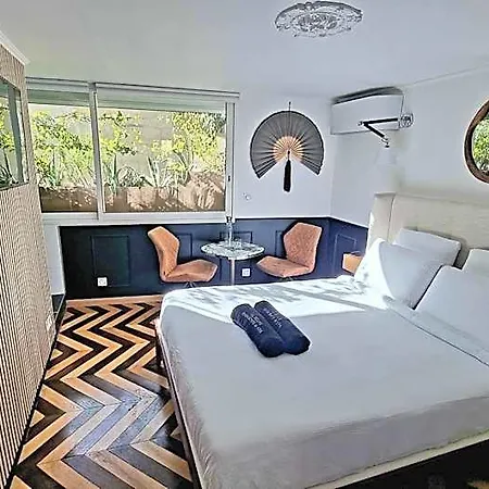 La Belle Endormie French Oda ve Kahvaltı 4*