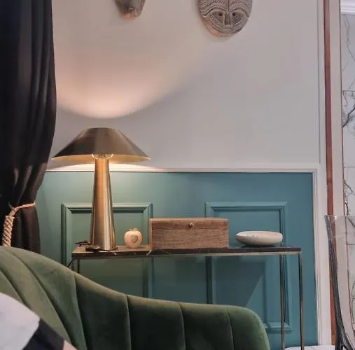 La Belle Endormie French Alojamento de Acomodação e Pequeno-almoço 4*